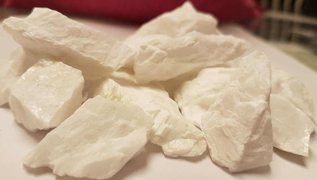 Barite Lumps | SNDB: Trusted Supplier & Exporter of Industrial Grade Barite