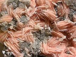 Powdered Perfection: How Barite Enhances Texture and Finish — and the Best Manufacturers, Suppliers, and Exporters